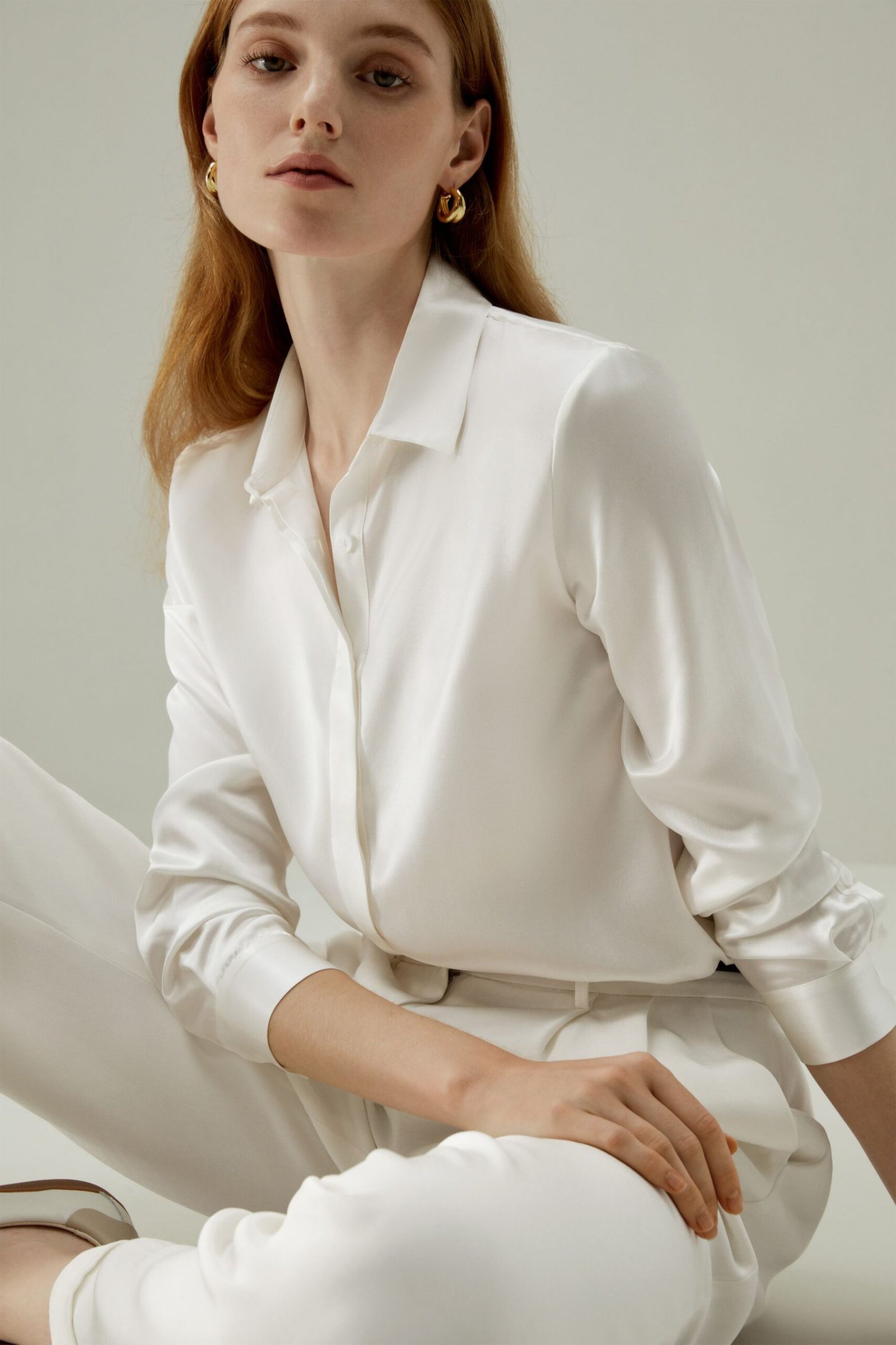 1 (1) Women White Silk Shirt - Image 1