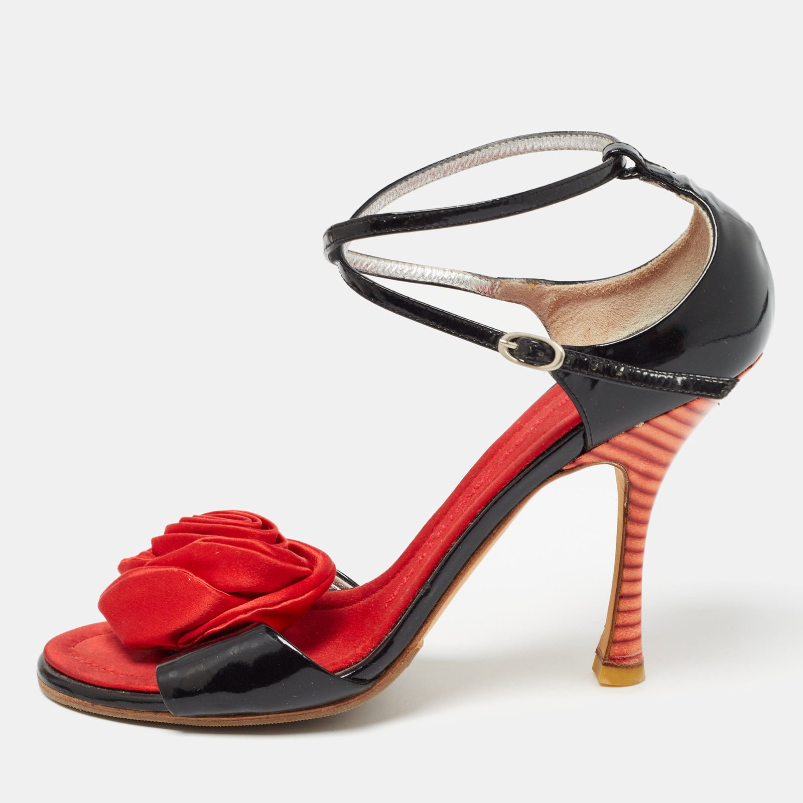luxury-women-giuseppe-zanotti-used-shoes-p972808-005 Giuseppe Zanotti Black/Red Patent Leather and Satin Rose Applique Sandals Size 37.5 - Image 1